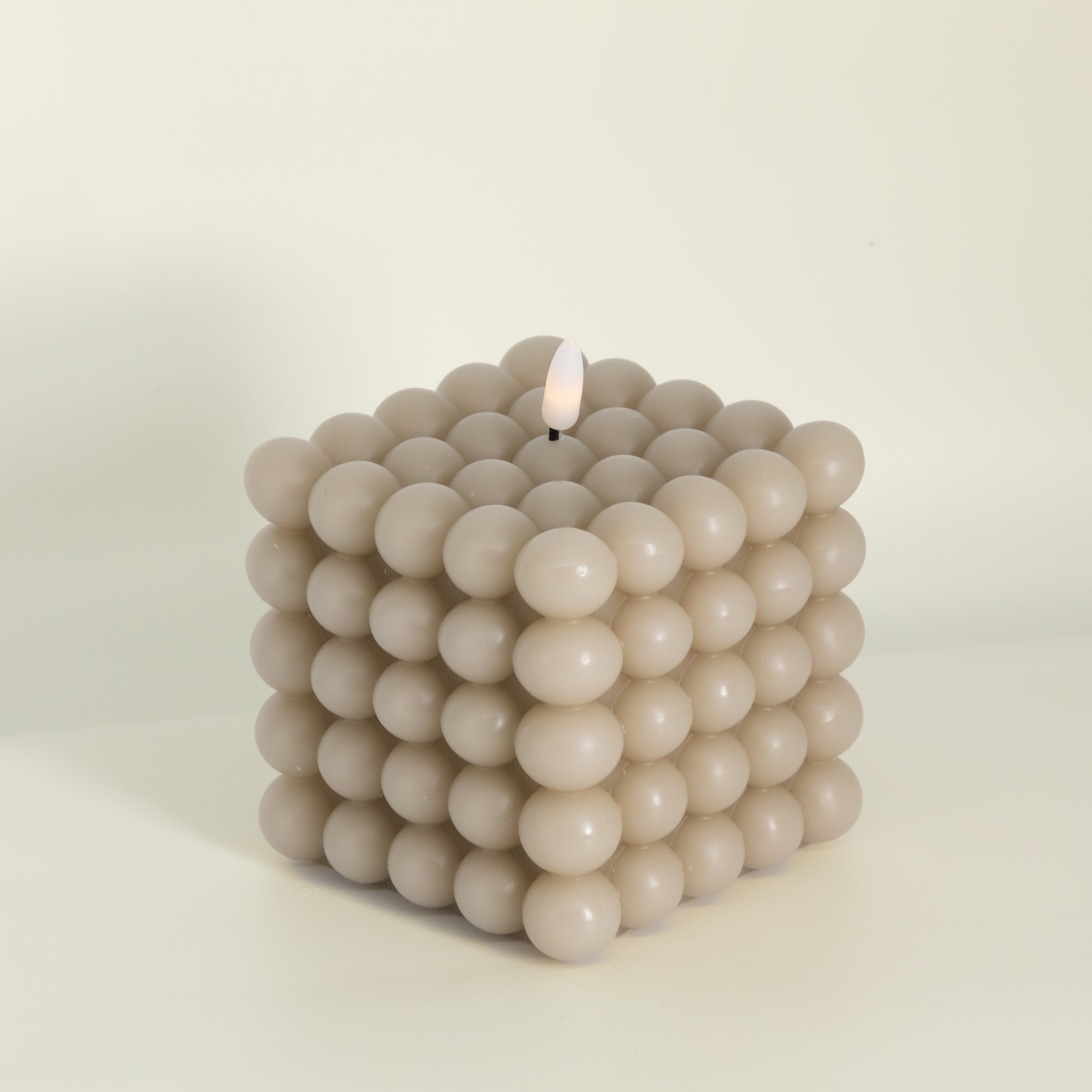 Beigefarbene Bubble-LED Dinnerkerze XL