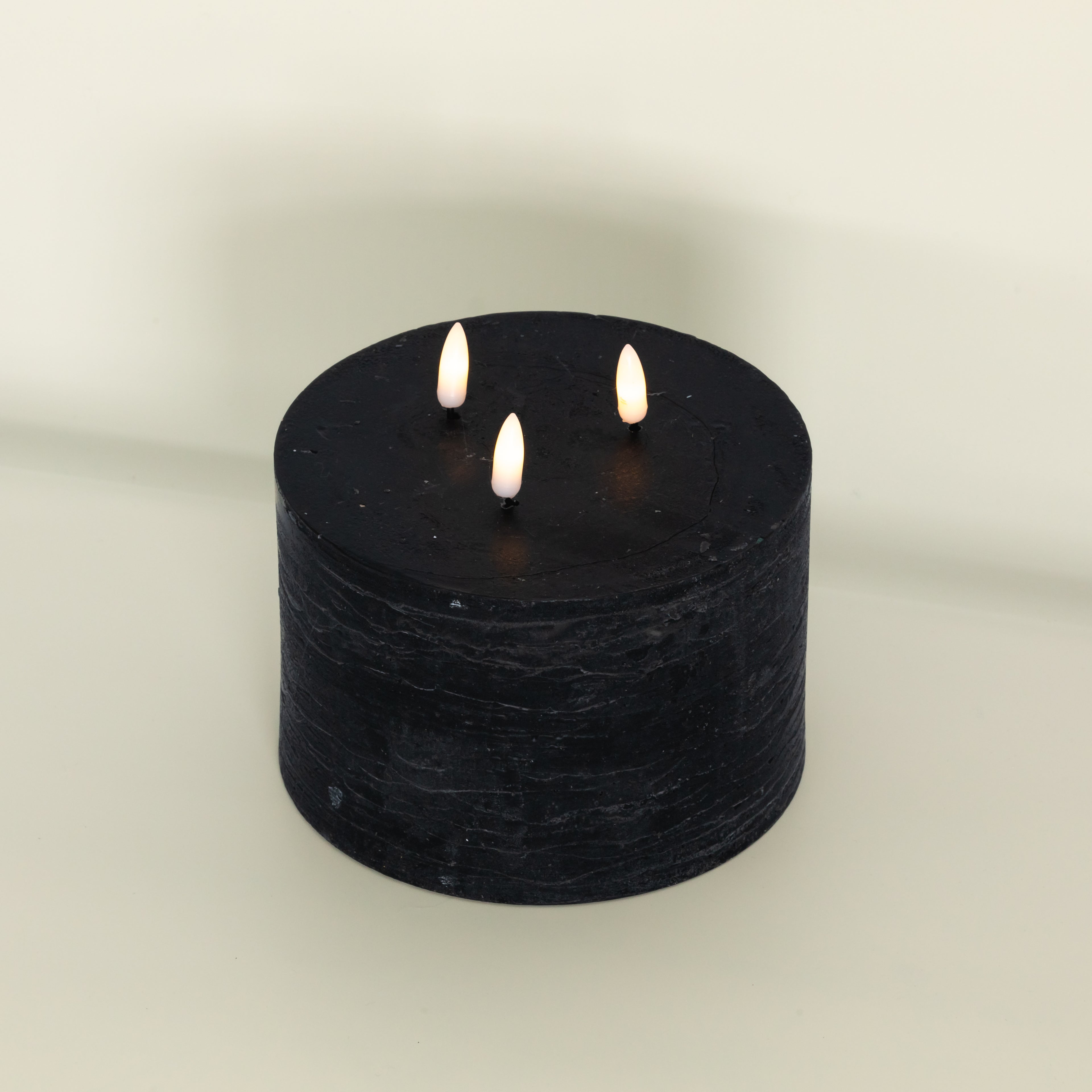 Große 3 Docht LED Kerze schwarz