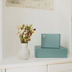 Geschenkbox weißer Blumengruß